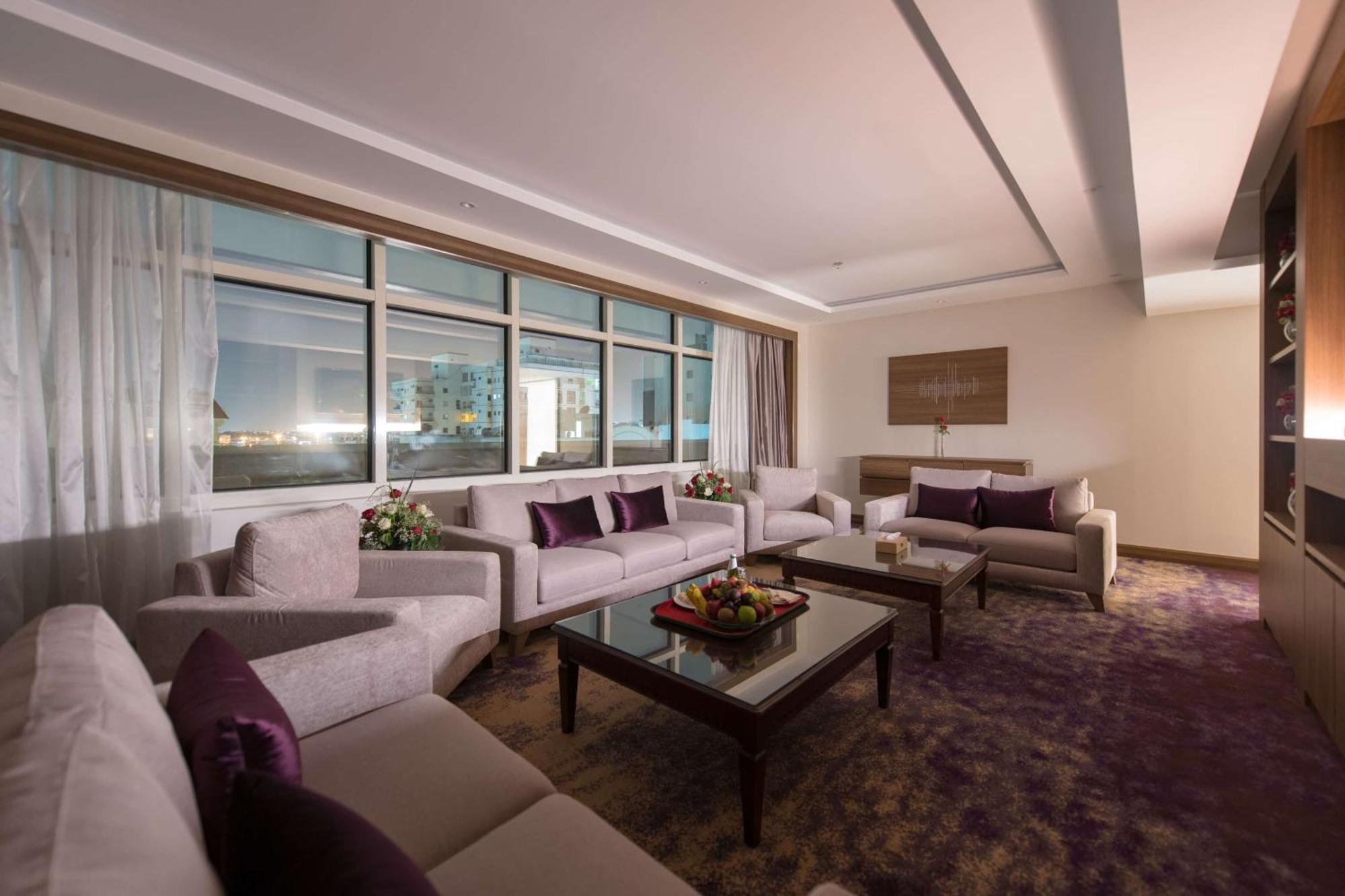Готель Ramada By Wyndham Continental Джидда Екстер'єр фото